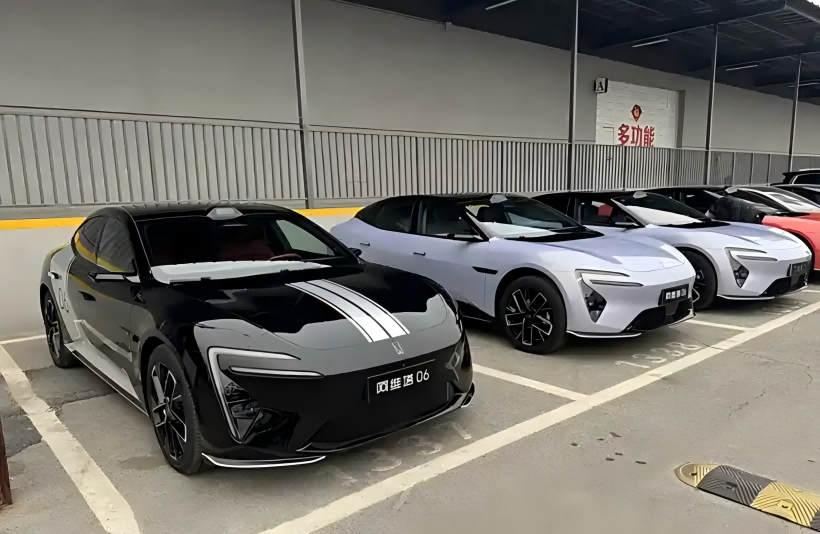 De faktiske bildene av Avita 06 er blitt avslørt, med bilen som forventes å være i salg i april og en estimert pris på rundt 250 000 yuan.