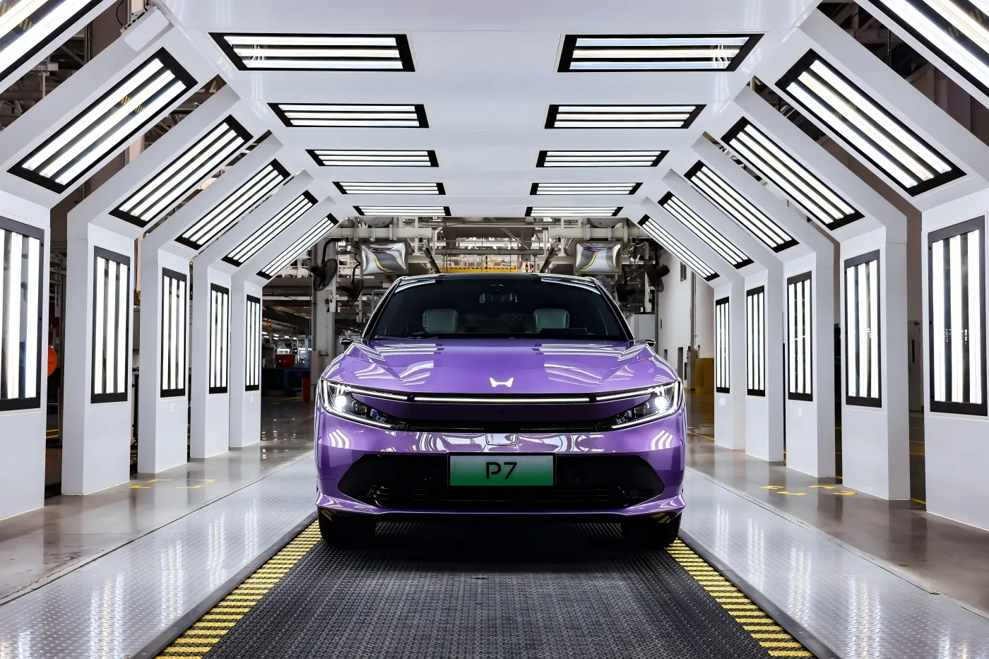 GAC Honda P7 rullet offisielt av produksjonslinjen. Den er plassert som en mellomstor SUV og forventes å lansere ytterligere to elektriske kjøretøyer i fremtiden.