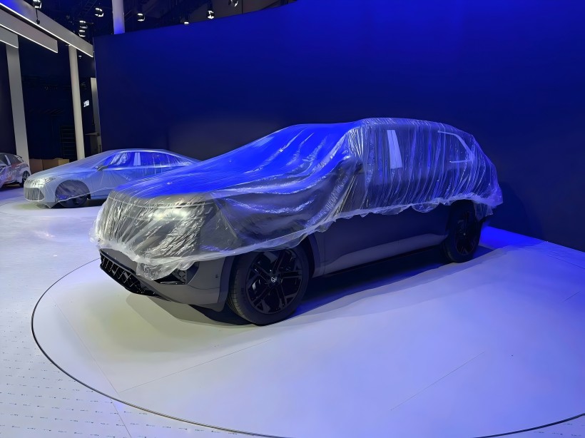 Stedutforskning på 2025 Shanghai Auto Show: Mistenkt innstilt Teramont Pro -kjøretøy utsatt, utstyrt med røkt sportssett