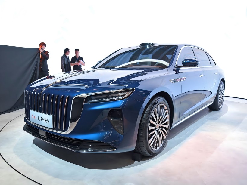 Hongqi H9 PHEV, drevet av en 2.0T -plugg - i hybrid drivlinje og utstyrt med en aktiv fjæring, vil bli lansert i andre halvdel av 2025.