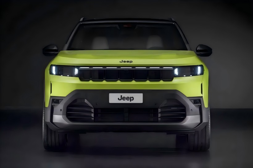 Spekulerte offisielle bilder av det helt nye Jeep Compass har blitt lekket, med potensiell utgivelse i løpet av dette året. Kjøretøyet forventes å tilby rene elektriske, milde hybrid- og plug-in hybrid drivlinjealternativer