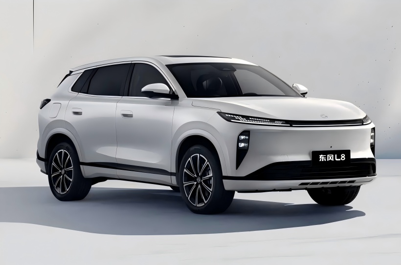 De offisielle utvendige bildene av Dongfeng Fengshen L8 er utgitt. Det er utstyrt med Dongfeng Maha Hybrid -systemet og vil bli lansert i midten av 2025.